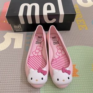 Pre-owned Mini Melissa Mel hello kitty toddler size 13